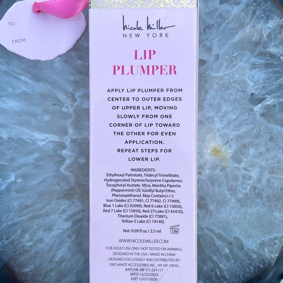 Nicole Miller Lip Plumper NIB - Picture 2 of 2